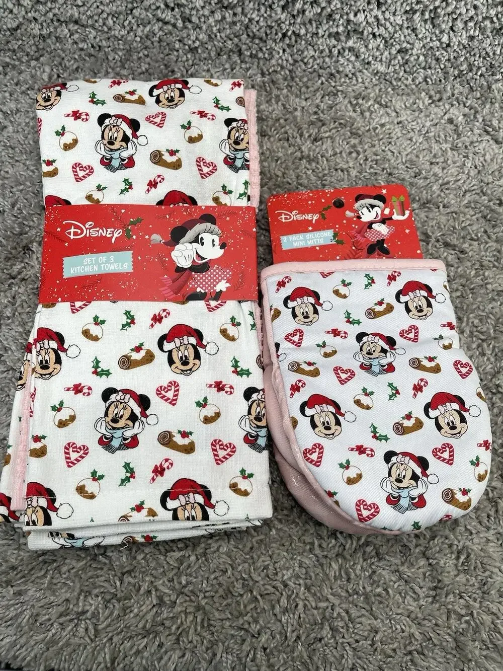 Disney Minnie Mouse Santa Hat Candy Cane Hearts Silicone Oven Mitts Towels Set